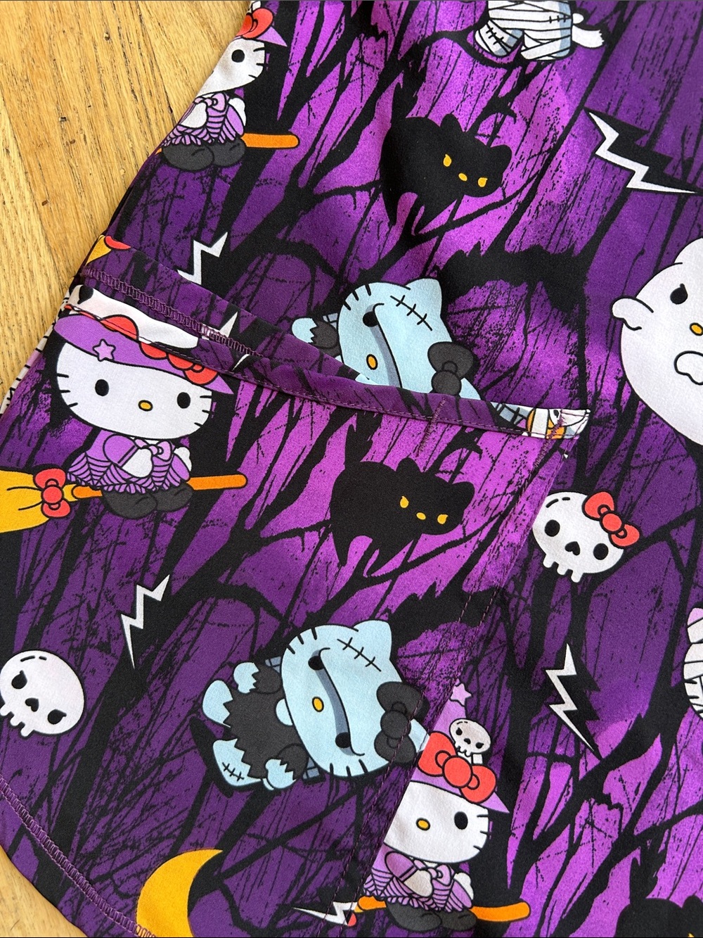 Hello Kitty Halloween Print Short Sleeve scrub top - Picture 3 of 6